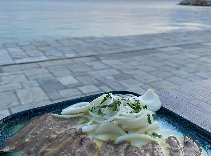 Momo's House * ניקיטי