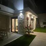 Momo's House * نيكيتي