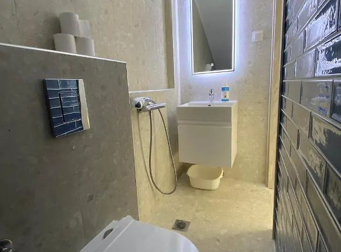 Momo's House نيكيتي