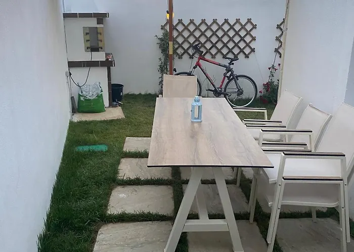 Momo's House *